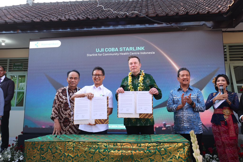 elon-musk-launches-starlink-to-connect-indonesian-health-centers-with-internet